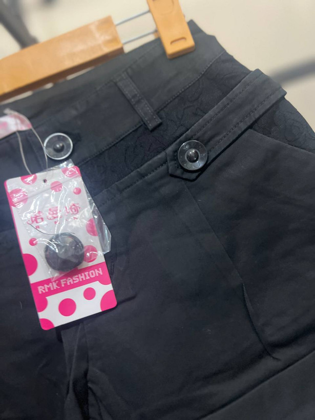 شلوارک زنانه دکمه دار